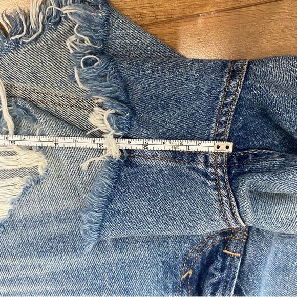 Lucky Brand Cut Off Short - Picture 12 of 14